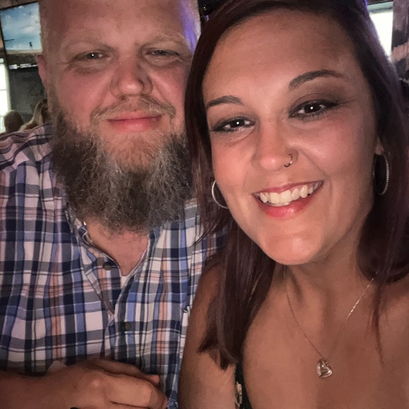 Meet Laura Beth! My friends call me LB! 💜🖤 - Picture 4 of 8